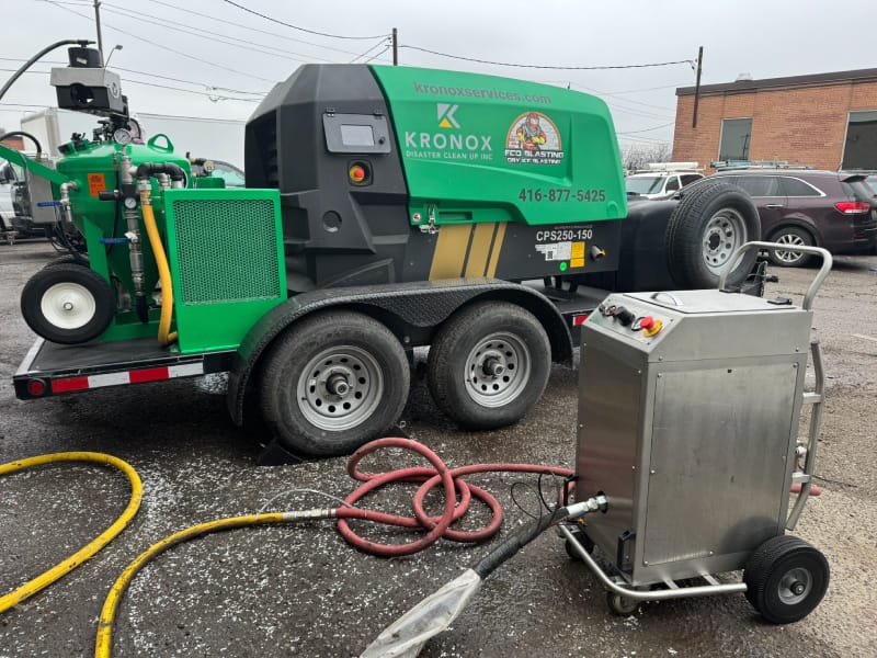 Kronox-dry-ice-blasting-equipment-machine-1